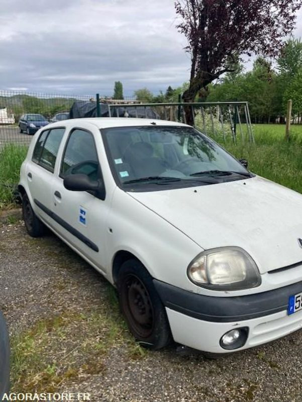 Renault Clio - Car: picture 2 Renault Clio - Car: picture 2