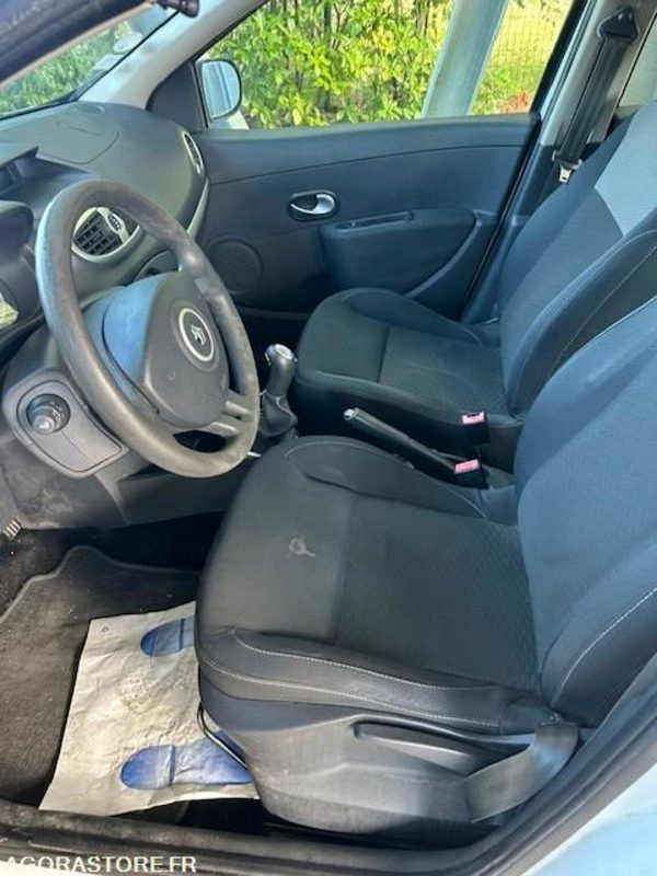 Station wagon Renault Clio break 100600kms 2010: picture 10