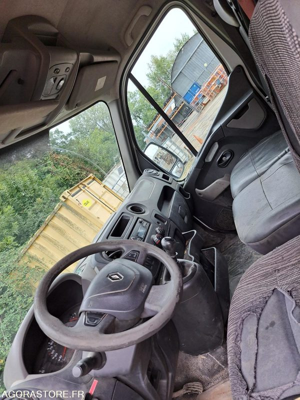 Renault Master - 2013 - 175455kms (P1510071) - Panel van: picture 3 Renault Master - 2013 - 175455kms (P1510071) - Panel van: picture 3
