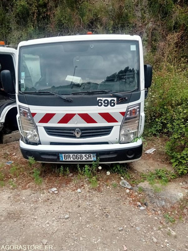 Renault Maxity - Tipper van: picture 1 Renault Maxity - Tipper van: picture 1