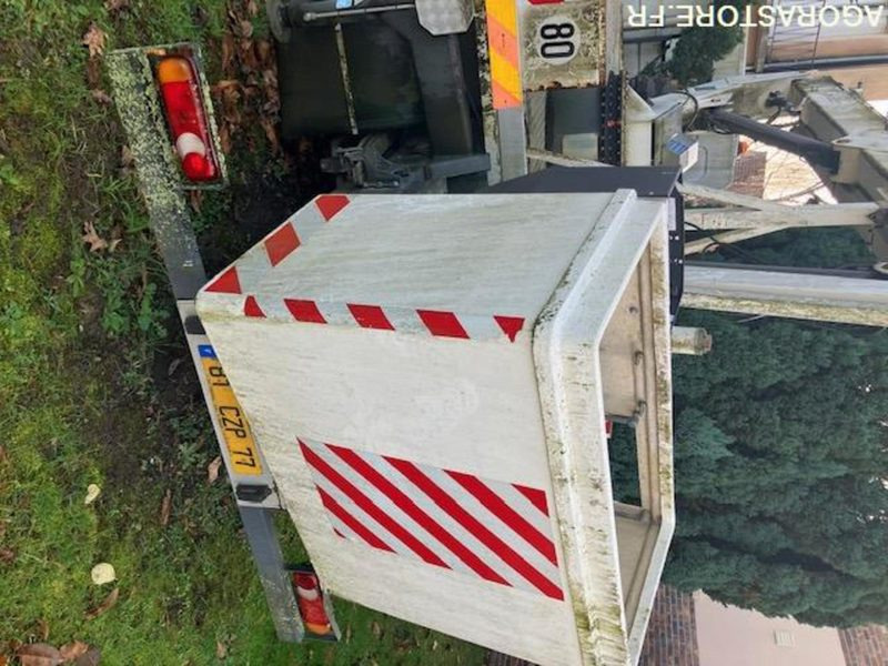 Renault Midliner (Nacelle) 2003 - 18441 kms - Truck mounted aerial platform: picture 5 Renault Midliner (Nacelle) 2003 - 18441 kms - Truck mounted aerial platform: picture 5