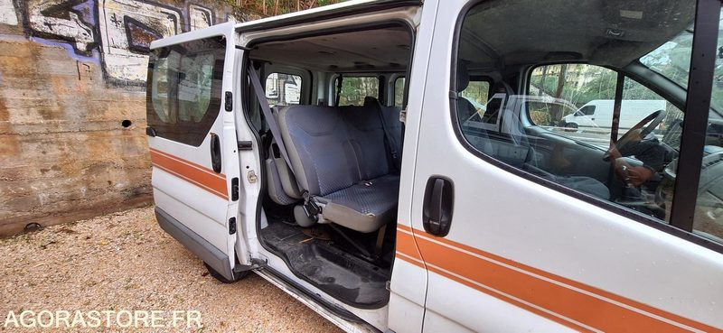 Minibus, Passenger van Renault Trafic - 2006 - 130000: picture 11
