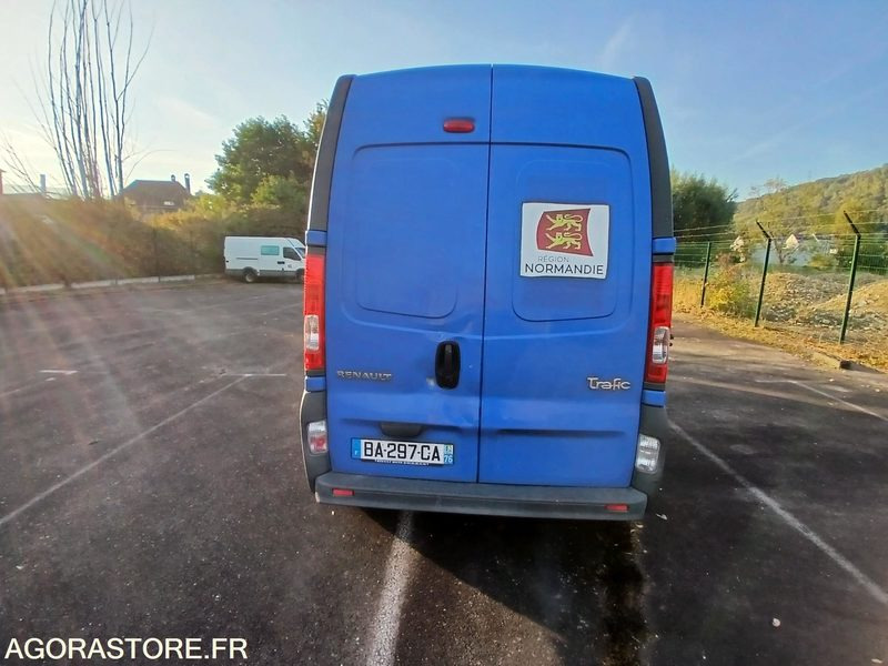 Renault Trafic – Diesel – 2010- 76 566 km - Panel van: picture 4 Renault Trafic – Diesel – 2010- 76 566 km - Panel van: picture 4