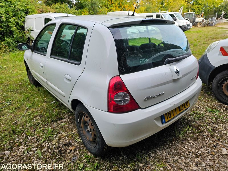 Renault clio - 2006 - 219622km - 1871WJ28 - Car: picture 4 Renault clio - 2006 - 219622km - 1871WJ28 - Car: picture 4