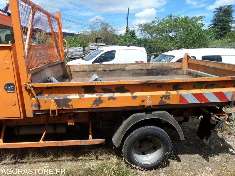 Renault mascott tribenne 5T- 310000km - 2001 (BY-529-FQ) - Tipper van: picture 3 Renault mascott tribenne 5T- 310000km - 2001 (BY-529-FQ) - Tipper van: picture 3