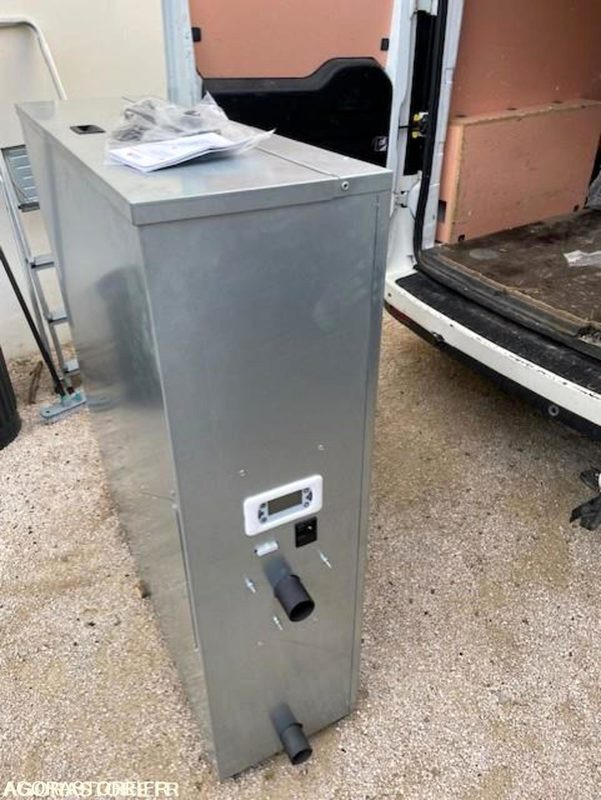 Reservoir Granules Biomasse +Thermoregulateur intégré - Tool/ Equipment: picture 3 Reservoir Granules Biomasse +Thermoregulateur intégré - Tool/ Equipment: picture 3