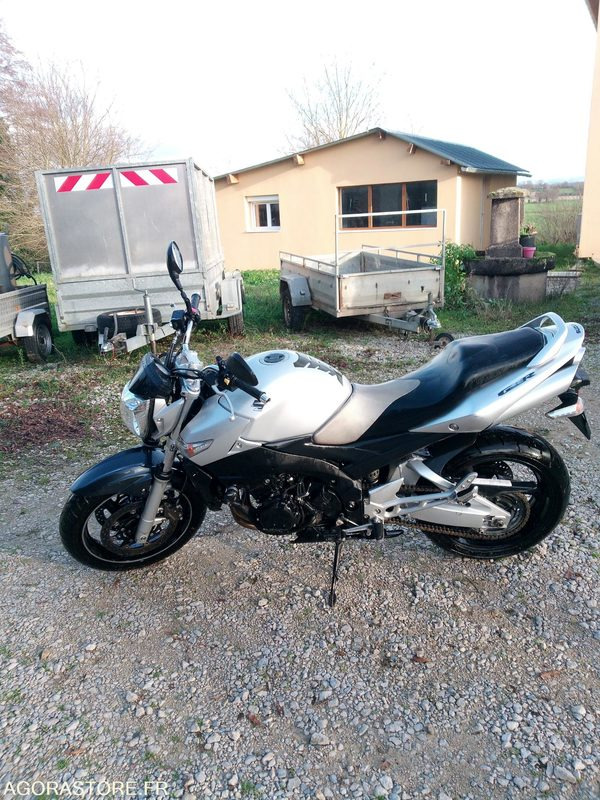 Suzuki GSR600 - Motorcycle: picture 2 Suzuki GSR600 - Motorcycle: picture 2