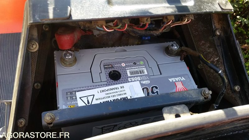 Garden mower TONDEUSE KUBOTA G21 DIESEL 2007 933H SANS PLATEAU DE COUPE: picture 11 Garden mower TONDEUSE KUBOTA G21 DIESEL 2007 933H SANS PLATEAU DE COUPE: picture 11