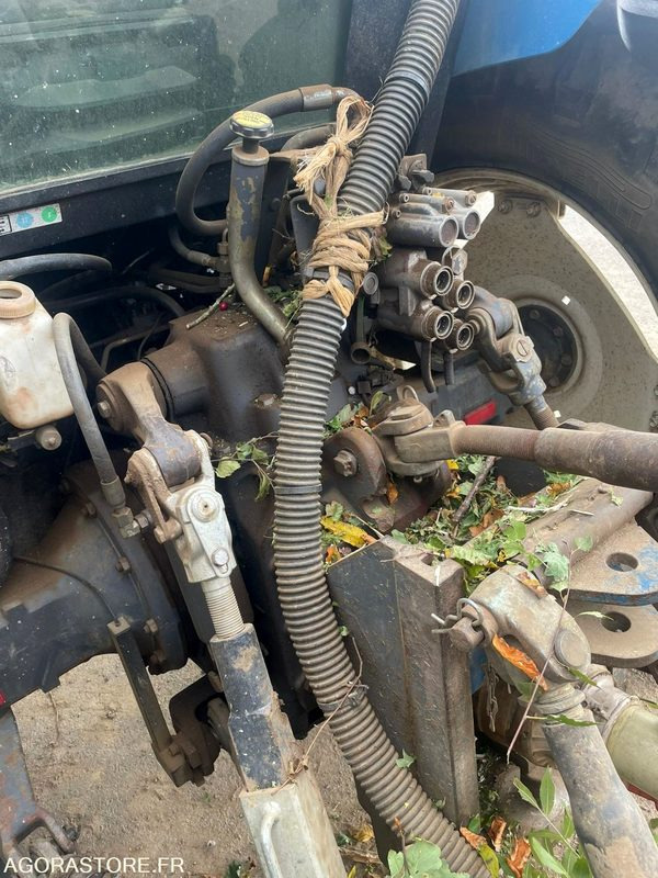 TRACTEUR NEW HOLLAND 8160 RANGE COMMAND - 1999 - 10500h - Farm tractor: picture 3 TRACTEUR NEW HOLLAND 8160 RANGE COMMAND - 1999 - 10500h - Farm tractor: picture 3