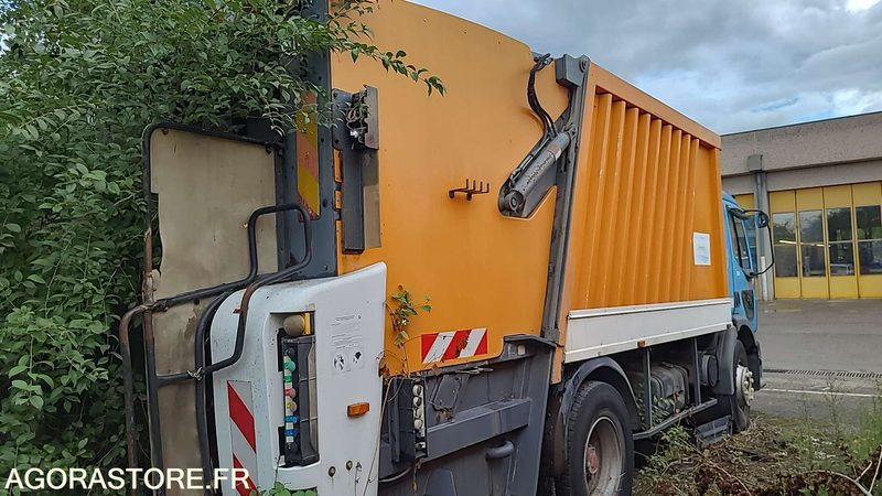 Renault 260 1999 VF622AXB0A0013375 - Tractor unit: picture 2 Renault 260 1999 VF622AXB0A0013375 - Tractor unit: picture 2