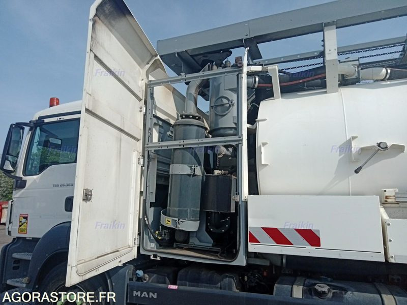 MAN HYDROCUREUR TGS 26.360 6X2-2 / DY430NG / 2015 / 149950 kms - Truck: picture 3 MAN HYDROCUREUR TGS 26.360 6X2-2 / DY430NG / 2015 / 149950 kms - Truck: picture 3