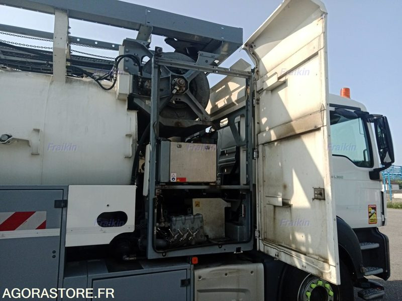MAN HYDROCUREUR TGS 26.360 6X2-2 / DY430NG / 2015 / 149950 kms - Truck: picture 5 MAN HYDROCUREUR TGS 26.360 6X2-2 / DY430NG / 2015 / 149950 kms - Truck: picture 5