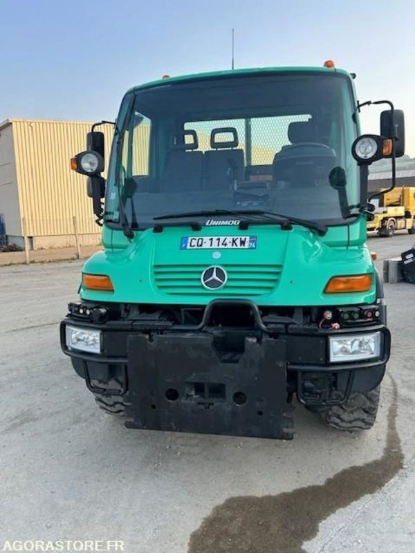 MERCEDES UNIMOG U300C VERSION COMMUNALE 2003 38210 KM - Truck: picture 3 MERCEDES UNIMOG U300C VERSION COMMUNALE 2003 38210 KM - Truck: picture 3