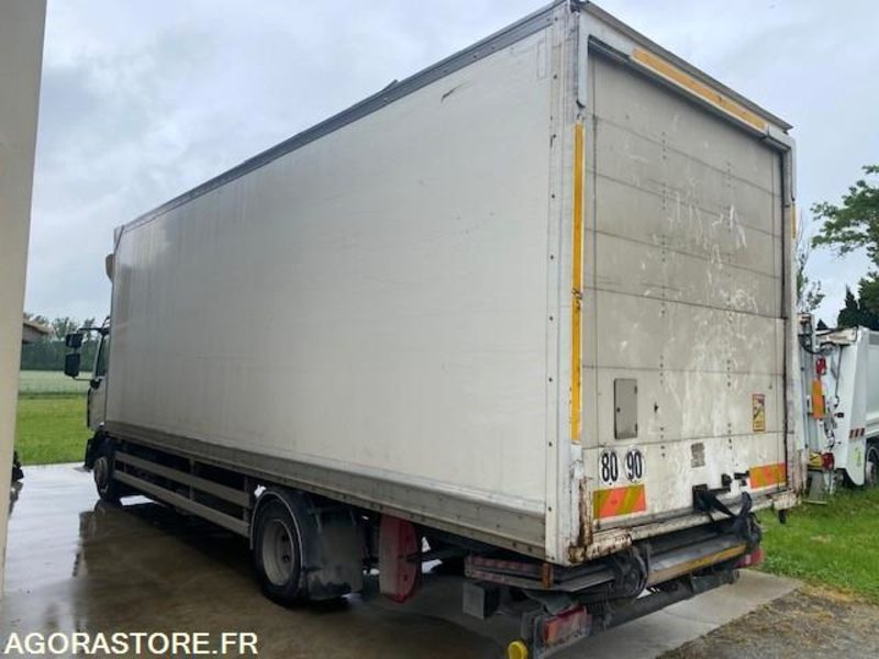 RENAULT FOURGON HAYON D12 - Truck: picture 5 RENAULT FOURGON HAYON D12 - Truck: picture 5