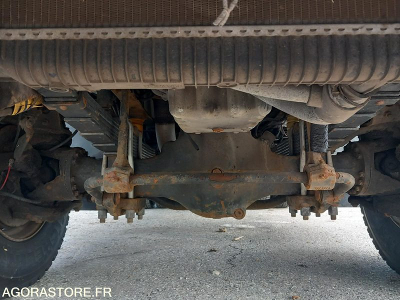 RENAULT KERAX 4X4 DXI 370 BENNE + Saleuse MECAGIL LEBON (KR0406 + SL0203) - Truck: picture 5 RENAULT KERAX 4X4 DXI 370 BENNE + Saleuse MECAGIL LEBON (KR0406 + SL0203) - Truck: picture 5