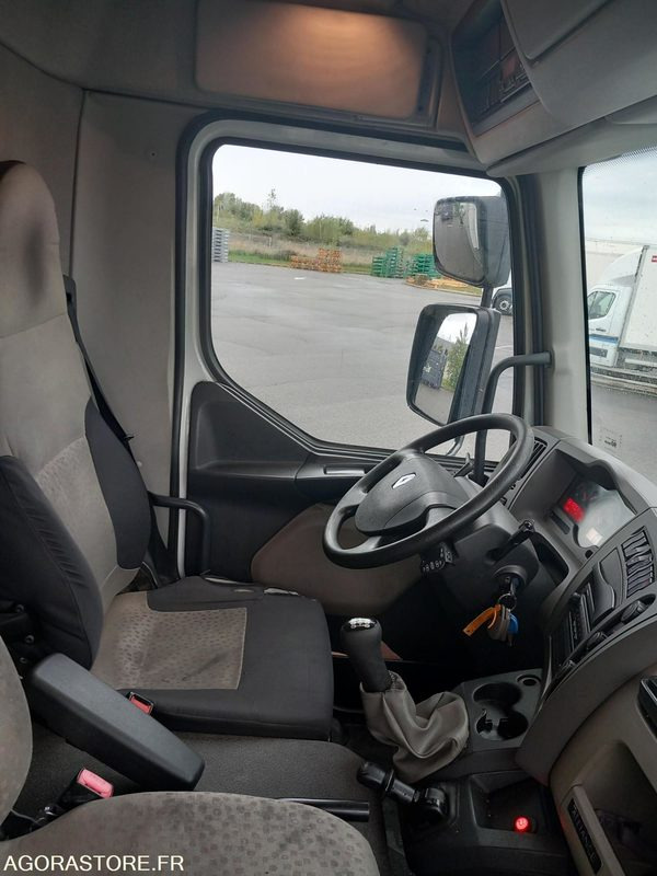 Truck RENAULT MIDLUM 220 12T - 2013 - 301000 Kms: picture 7