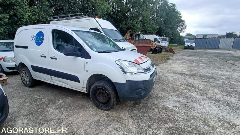 VU FOURGONNETTE CITROEN BERLINGO DANGEL 4X4 (BV changée avec embrayage) - Small van: picture 3 VU FOURGONNETTE CITROEN BERLINGO DANGEL 4X4 (BV changée avec embrayage) - Small van: picture 3