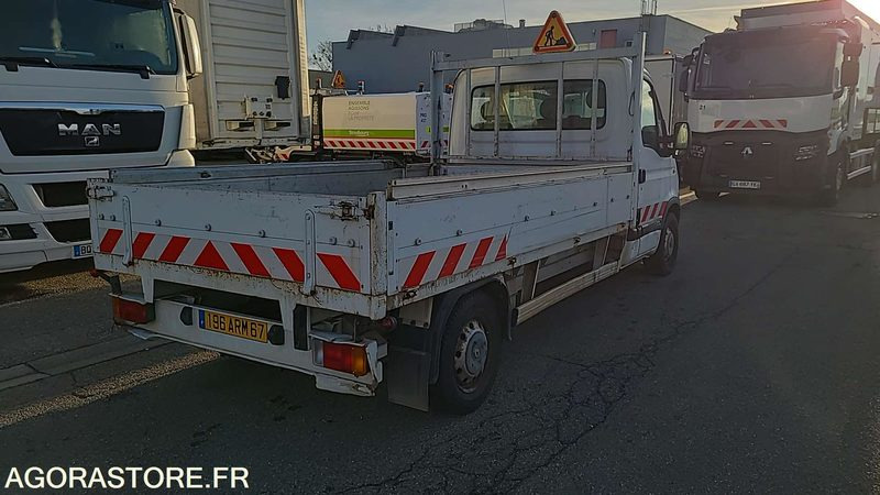 Renault Master - 2006 - 43287kms - 196ARM67 - Van: picture 2 Renault Master - 2006 - 43287kms - 196ARM67 - Van: picture 2