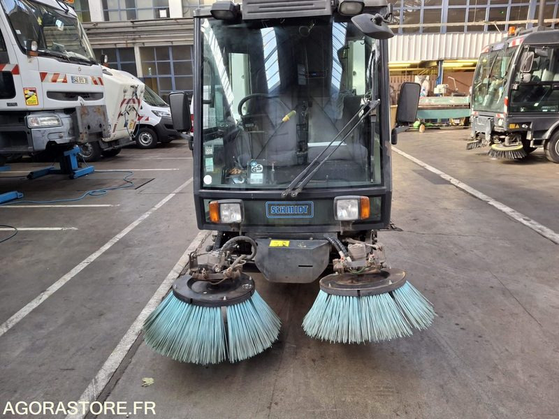 Balayeuse SCHMITH 2M3  SWINGO 200 - Road sweeper: picture 3 Balayeuse SCHMITH 2M3  SWINGO 200 - Road sweeper: picture 3