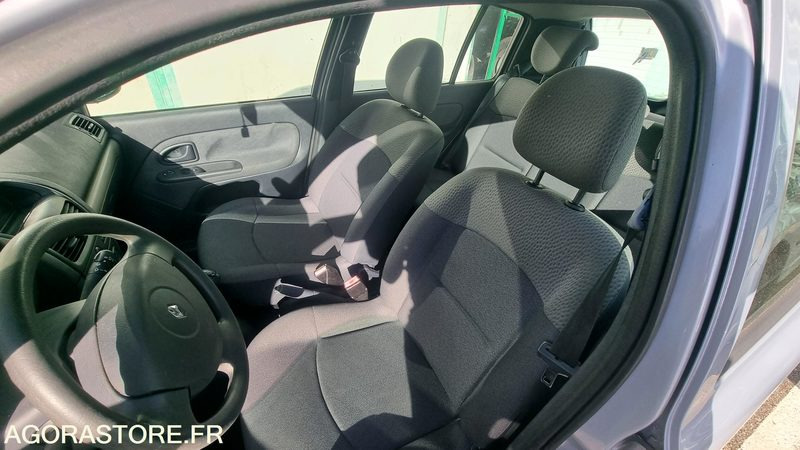 Clio - Car: picture 5 Clio - Car: picture 5