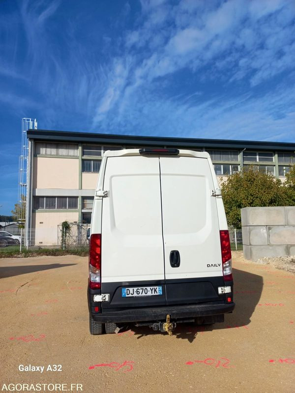 Fourgon iveco - Panel van: picture 5 Fourgon iveco - Panel van: picture 5