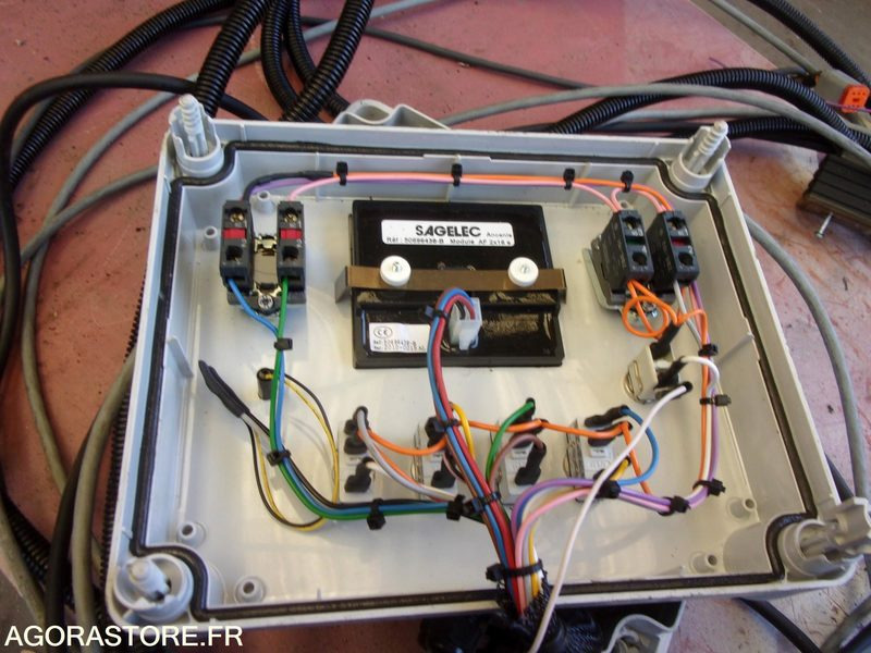 Lot de 2 télécommandes état neuf - Construction equipment: picture 4 Lot de 2 télécommandes état neuf - Construction equipment: picture 4
