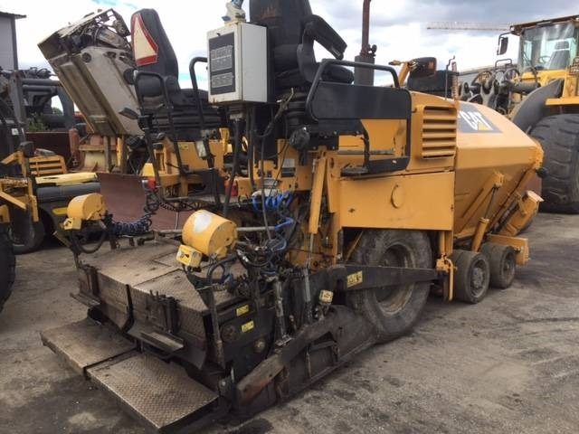 CAT AP 300 - Asphalt paver: picture 2 CAT AP 300 - Asphalt paver: picture 2