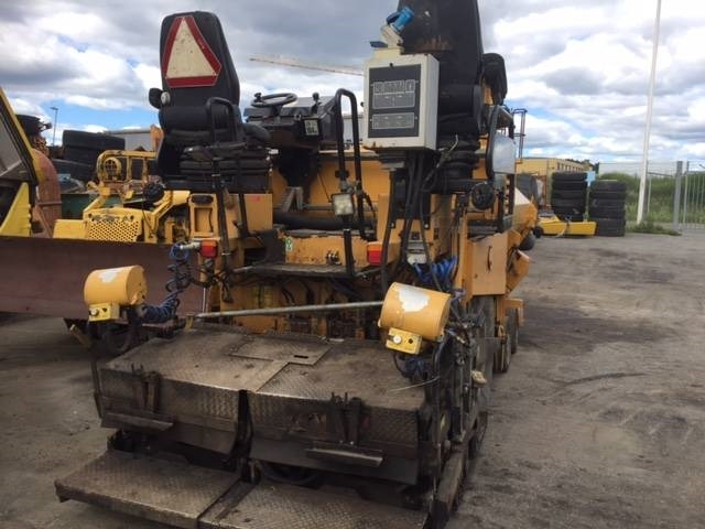 CAT AP 300 - Asphalt paver: picture 4 CAT AP 300 - Asphalt paver: picture 4