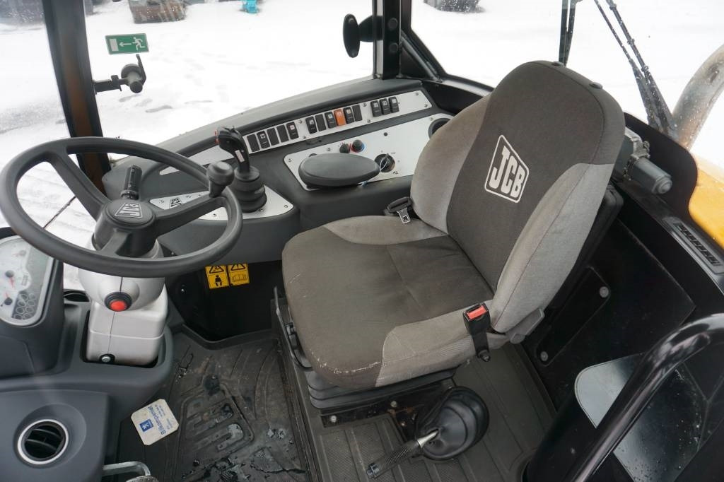 Wheel loader JCB 409: picture 6