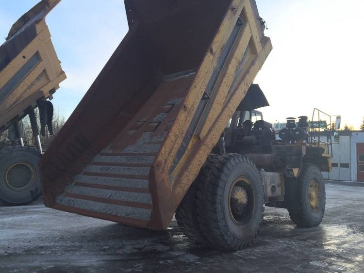 Komatsu HD405-6 - Rigid dumper/ Rock truck: picture 4 Komatsu HD405-6 - Rigid dumper/ Rock truck: picture 4