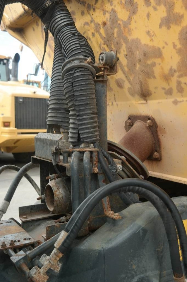 Articulated dumper Komatsu HM300-1: picture 11