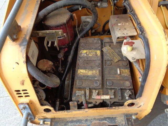 Crawler excavator Liebherr R906LC: picture 15