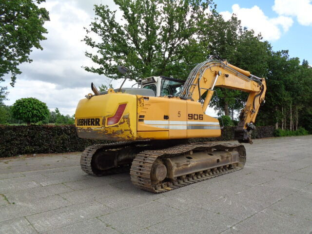 Crawler excavator Liebherr R906LC: picture 8
