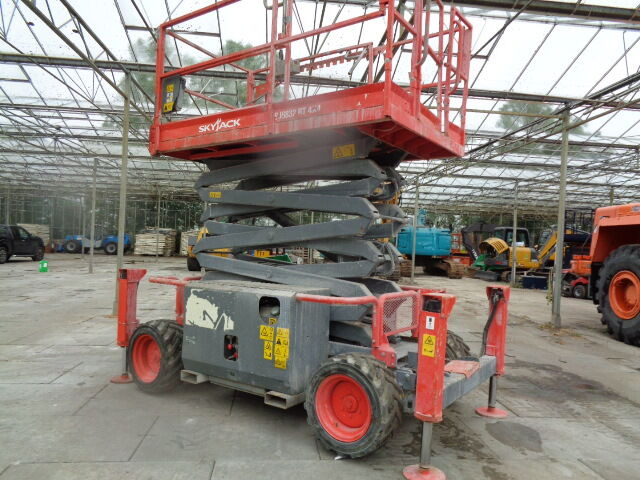 Skyjack SJ 6832 RT - Scissor lift: picture 4 Skyjack SJ 6832 RT - Scissor lift: picture 4