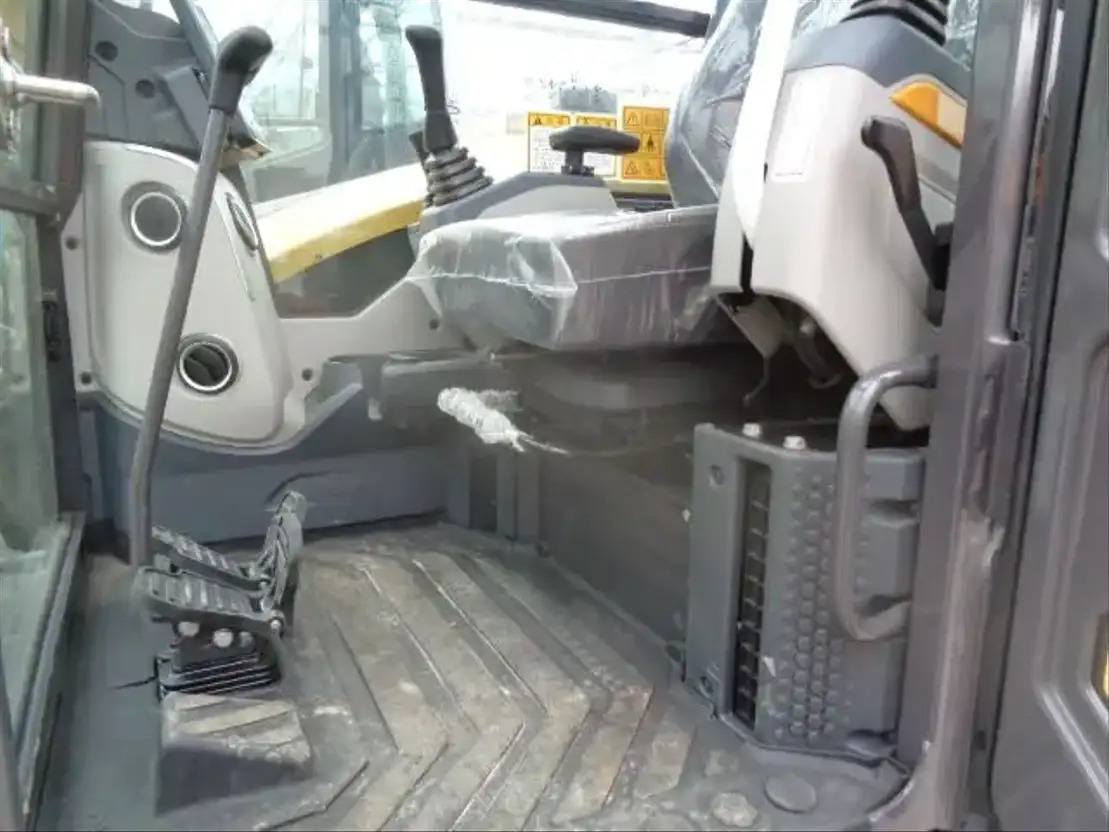 New Crawler excavator XCMG XE60GA: picture 8