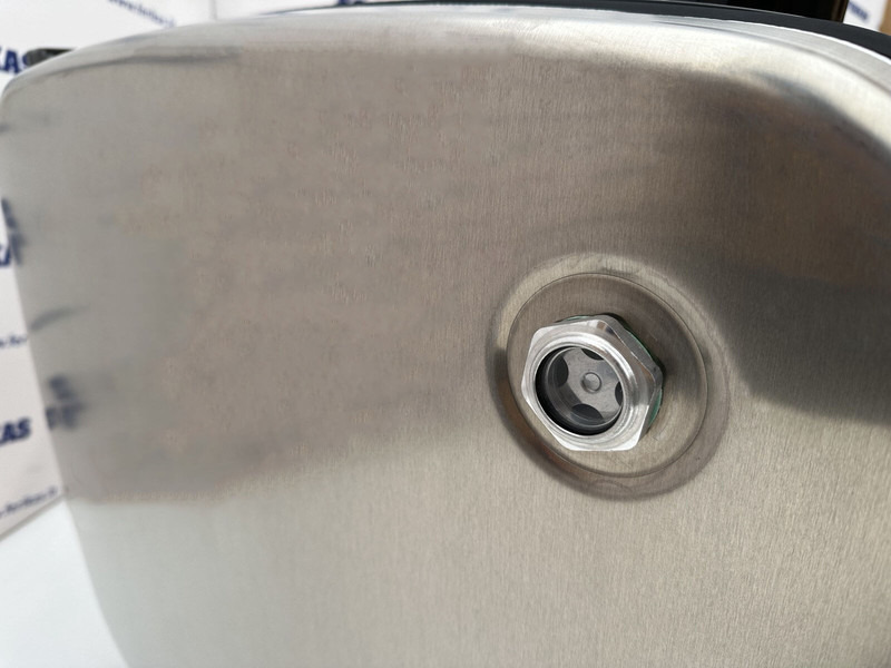 Combined oil fuel tank 200L oil tank 285L fuel tank 620x675x1250 - Hydraulic tank for Truck: picture 5 Combined oil fuel tank 200L oil tank 285L fuel tank 620x675x1250 - Hydraulic tank for Truck: picture 5