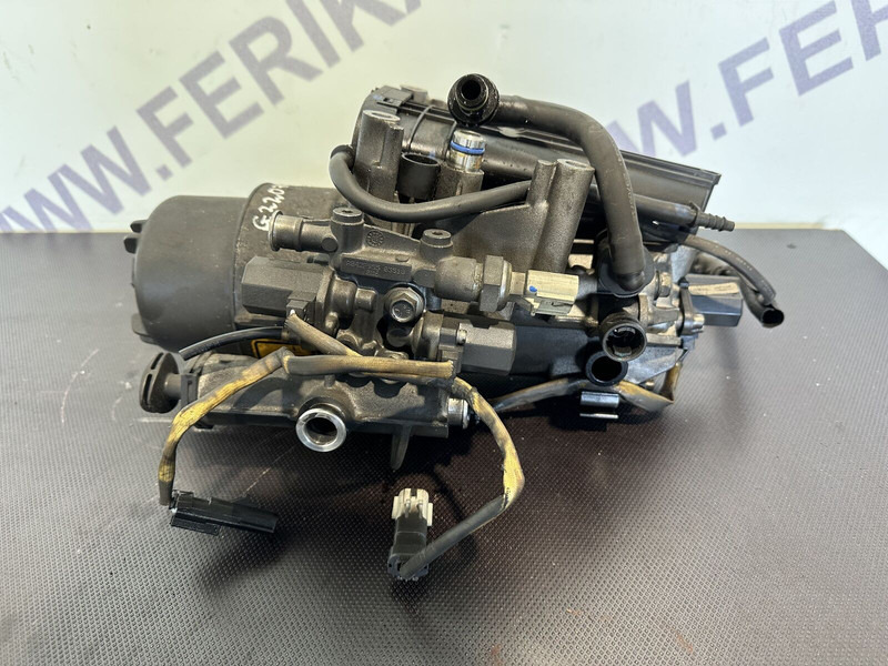 DAF XF106 - Fuel filter for Truck: picture 1 DAF XF106 - Fuel filter for Truck: picture 1