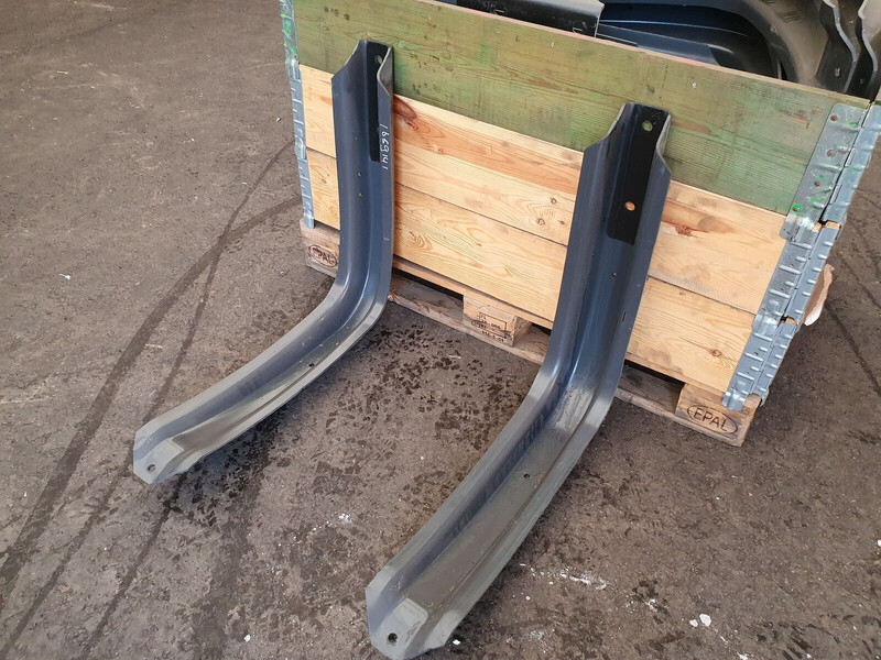 DAF original fuel tank brackets 620x675 - Fuel processing/ Fuel delivery for Truck: picture 1 DAF original fuel tank brackets 620x675 - Fuel processing/ Fuel delivery for Truck: picture 1