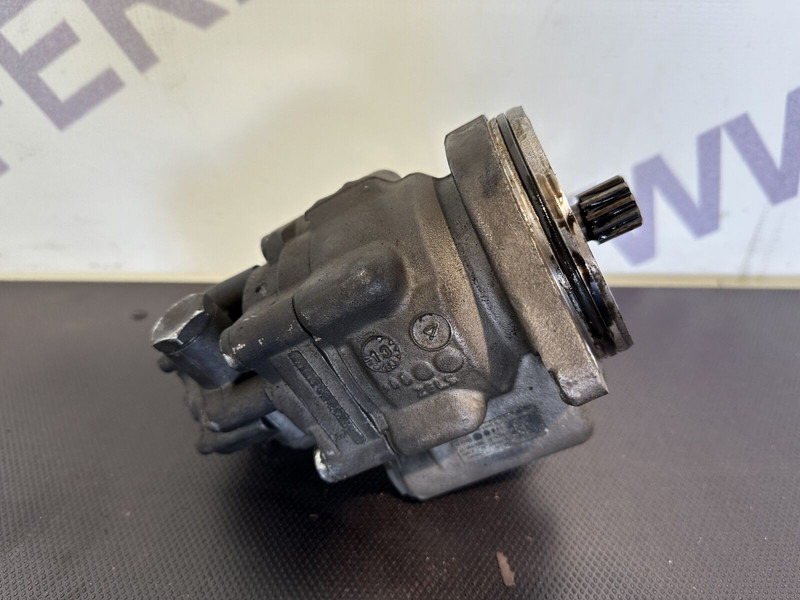 DAF power steering pump - Steering pump for Truck: picture 3 DAF power steering pump - Steering pump for Truck: picture 3