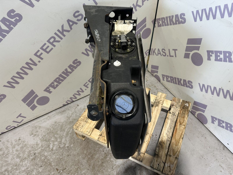 Mercedes-Benz Actros MP4 - Muffler/ Exhaust system for Truck: picture 4 Mercedes-Benz Actros MP4 - Muffler/ Exhaust system for Truck: picture 4