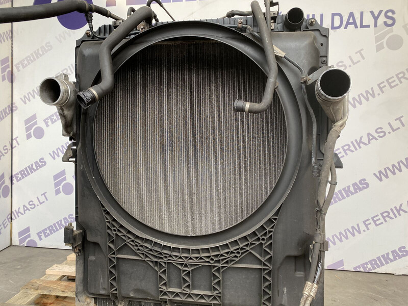 Mercedes-Benz Actros MP4 - Radiator for Truck: picture 1 Mercedes-Benz Actros MP4 - Radiator for Truck: picture 1