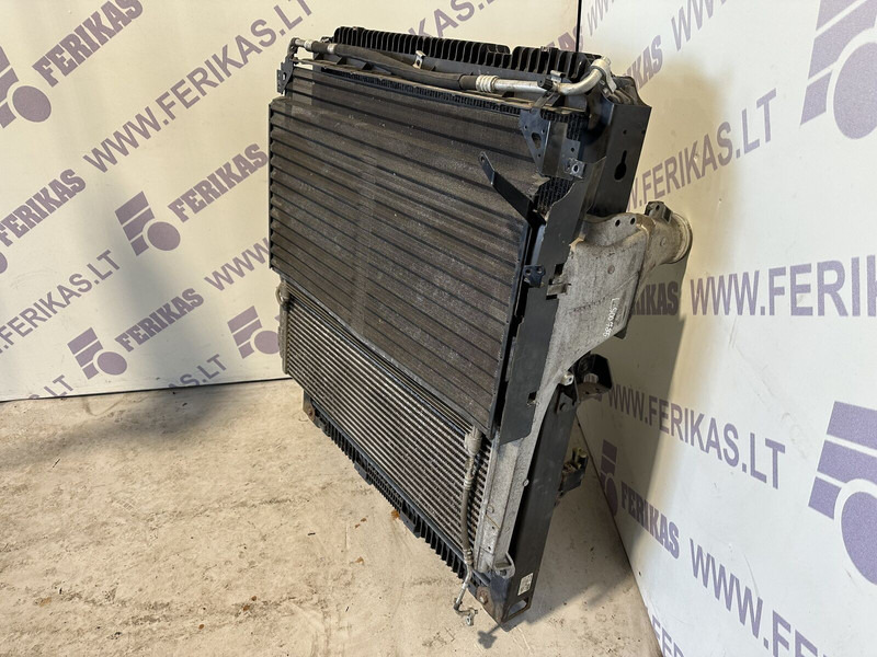 Mercedes-Benz Actros MP4 - Radiator for Truck: picture 5 Mercedes-Benz Actros MP4 - Radiator for Truck: picture 5