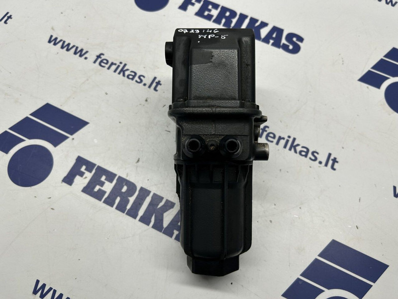 Mercedes-Benz AdBlue pump - Muffler/ Exhaust system for Truck: picture 5 Mercedes-Benz AdBlue pump - Muffler/ Exhaust system for Truck: picture 5