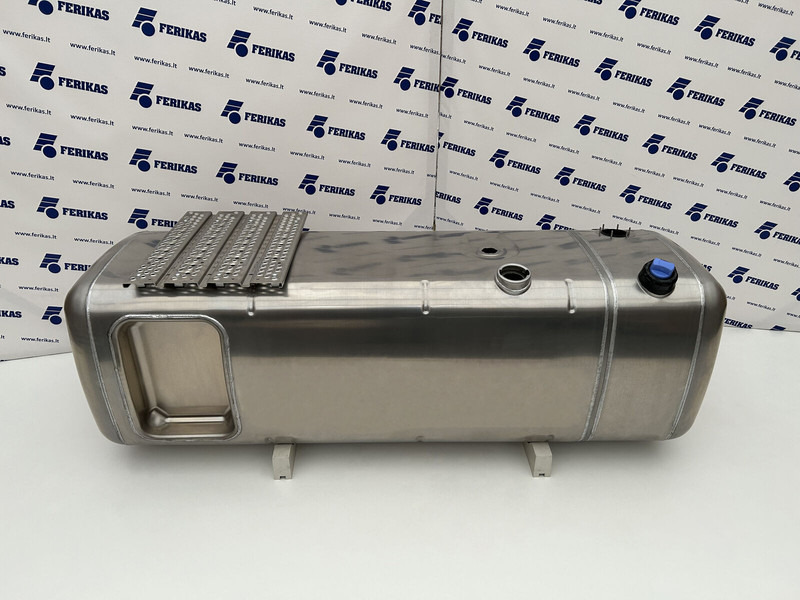 Mercedes-Benz Fuel tank 680L + 120L AdBlue - Fuel tank for Truck: picture 1 Mercedes-Benz Fuel tank 680L + 120L AdBlue - Fuel tank for Truck: picture 1