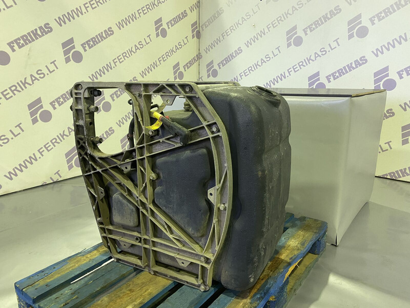 Renault - Muffler/ Exhaust system for Truck: picture 1 Renault - Muffler/ Exhaust system for Truck: picture 1