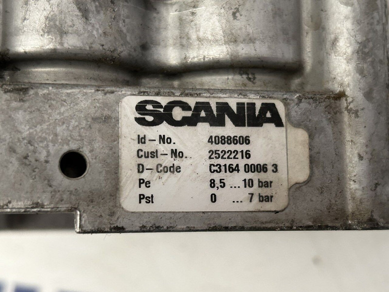 Scania OC13 valve block - Engine and parts for Truck: picture 5 Scania OC13 valve block - Engine and parts for Truck: picture 5