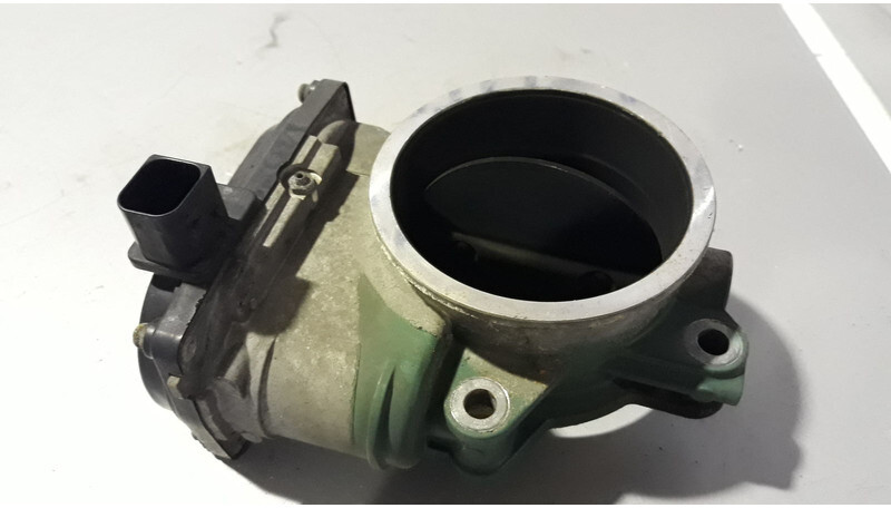 Volvo EGR valve - Engine and parts for Truck: picture 1 Volvo EGR valve - Engine and parts for Truck: picture 1