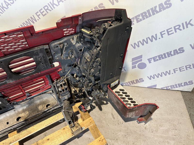 Volvo FH4 - Bumper for Truck: picture 5 Volvo FH4 - Bumper for Truck: picture 5