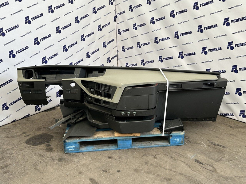 Volvo dashboard - Cab and interior for Truck: picture 1 Volvo dashboard - Cab and interior for Truck: picture 1