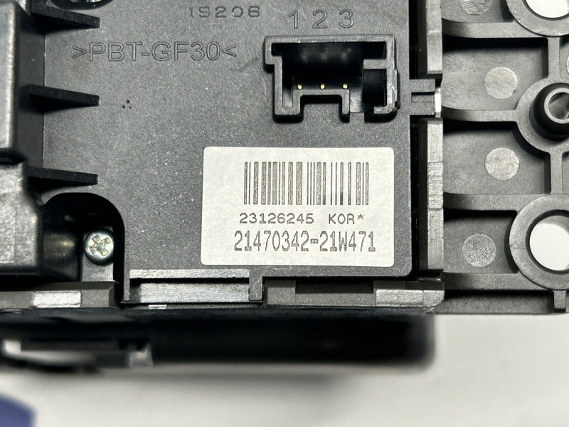 Volvo parking brake switch - Cab and interior for Truck: picture 3 Volvo parking brake switch - Cab and interior for Truck: picture 3